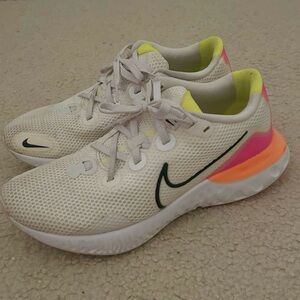 Nike Renew Sneakers